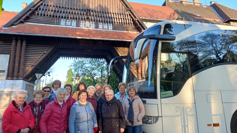 Read more about the article Közösségépítő buszos kirándulások